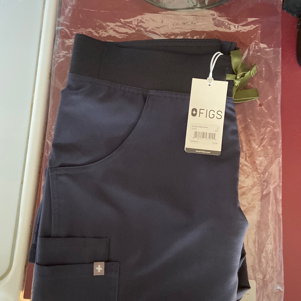 Scrub cargo pants